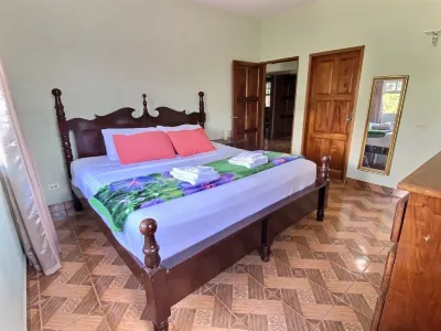 Mountain View In Town With King Suite (Midterm Available)