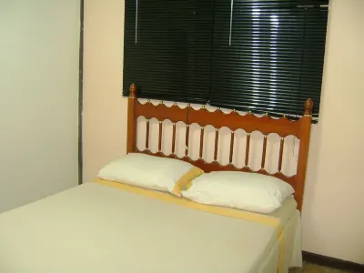 House w / 4 suites, Yacht Club, pool, deck / terrace, sea view, near the Villa Hotels in Centro Historico