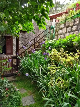 Charming and cozy chalet on the mining side of Vila de Maringá.