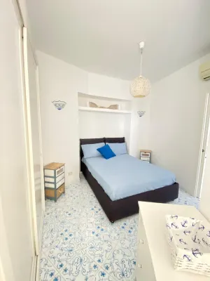 Arime ApartmentElegance and Tradition a Stone's Throw from the Sea"