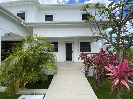 Updated spacious villa with private pool