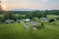 Clear Sky Cottage - A Spacious 1 BR Cottage Close to Charlottesville & Wineries.