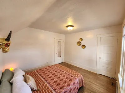 Orange Street Apartments - Upper