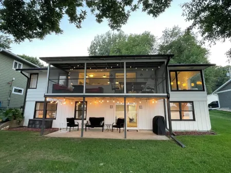 Lakefront Carlson Cabin East Lake Okoboji