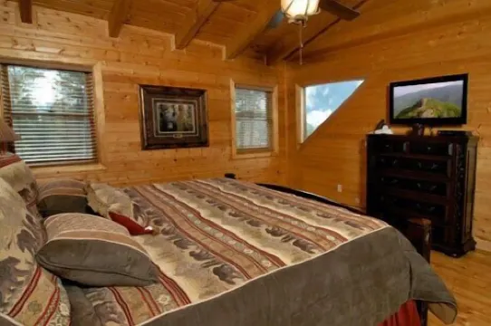 Antlers MountainLodge~ Beautiful Mountaintop Cabin in the Smoky Mountains