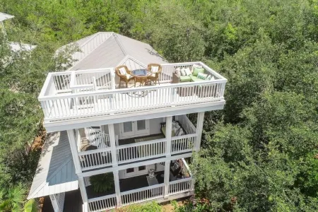SeaStar - Gulf View from Roof Deck, Private Beach Access, Huge Pool/Hot Tub