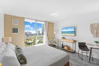 Stunning Waikiki Ocean View Condo / Paradise with Views