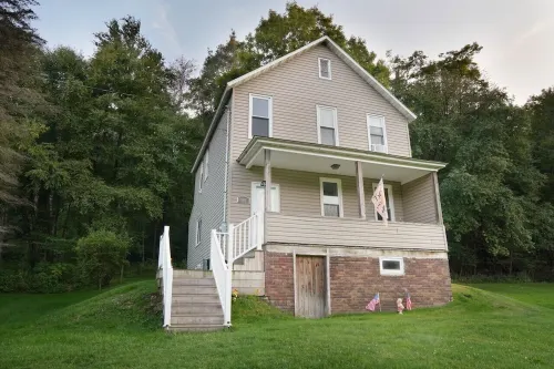 Cozy & Peaceful 3Br Retreat – Porch, Creek Sounds & Wildlife Views