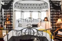 The Richard Johnston Inn & 1890 Caroline House Hotels in Fredericksburg