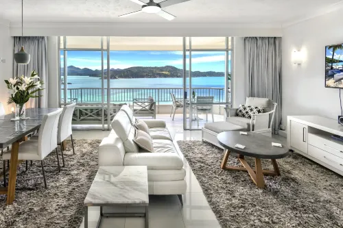 Whitsunday Apartment 1306 - Homestays