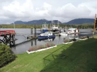 Bayshore Waterfront Inn - Motels