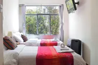 Pikaflor B&B - Bed and Breakfasts