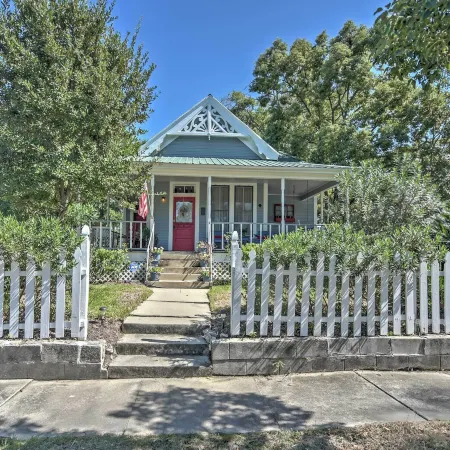 Charming Gulfport Getaway Only 3 Blocks to Beach!