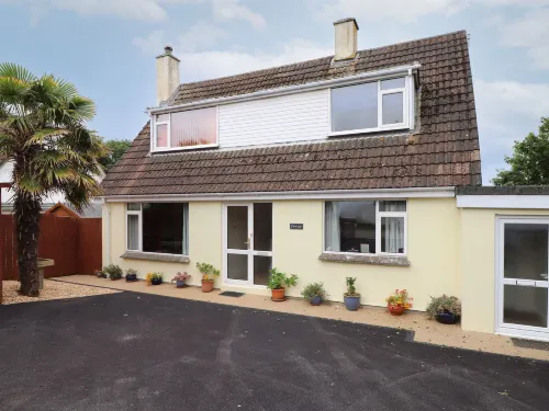 Pencoys Hotels in Mullion