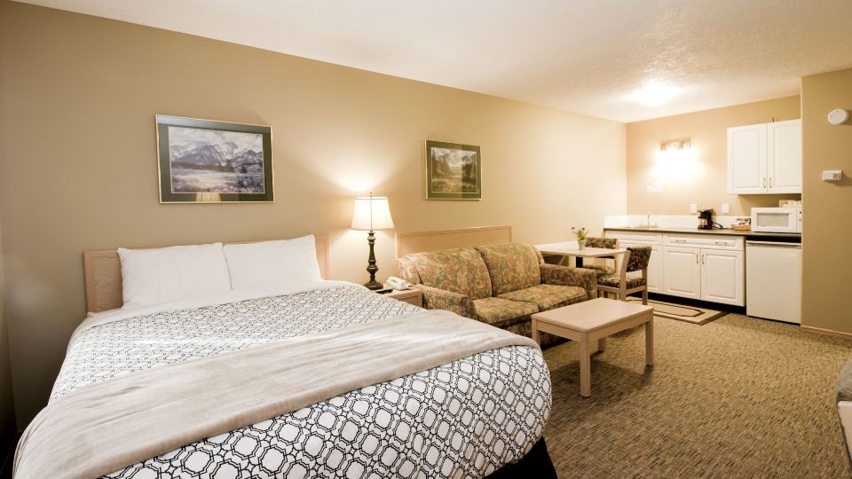 Bow River Inn