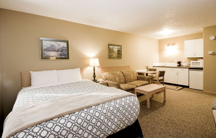 Bow River Inn