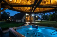 La Grange de Léonie, Chambres d'hôtes Avec Piscine et Spa Hotels in Langon