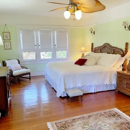 Lady Geneva Bed & Breakfast
