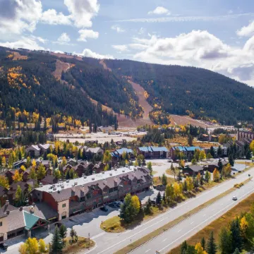 5087 Gateway Home by RedAwning