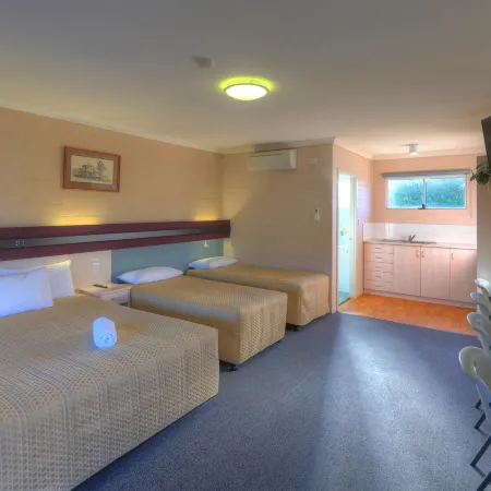 The Vines Motel & Cottages