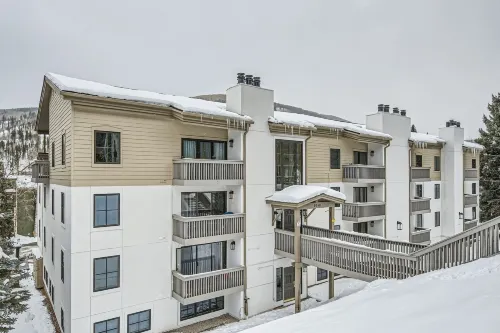 Snowlion Condos 302 3 Bedroom Condo by RedAwning