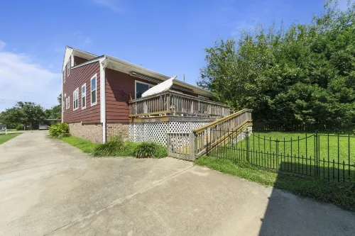 Harbor Delight on the Bay - Private Sandy Beach! 4 Bedroom Home by RedAwning Hotels in Norfolk