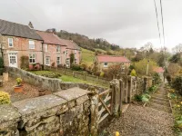 Ghyll Cottage Hotels in Farndale West