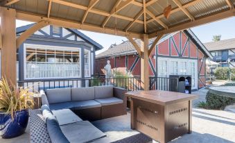 Solvang Inn & Cottages