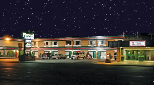 Pinewood Motor Inn Hotels in Baldwin