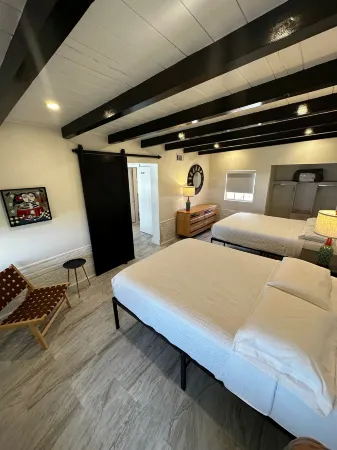 Breezy Palms Resort