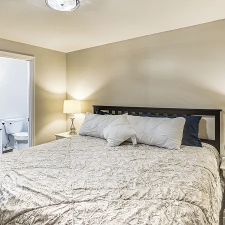 Golf, Hike, Dine & Relax: Home in Port Orchard