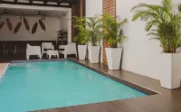 Remfort Hotel - Pools