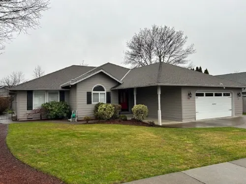 Beautifully Renovated Sleeps up to 8 in East Medford