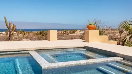 Casa del Arco - a magical modern eco Mexican home Отели рядом с достопримечательностью «La Sonrisa de la Muerte»