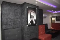Top Crown Hotel and Suites Hotels in Odogunyan