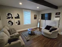 Charming cottage, 3Qn w/ WiFi, Parking, AC walkable to Clftn Nrthsd near dwntwn