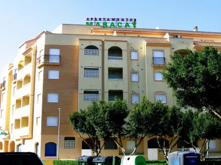Apartamentos Maracay Отели рядом с достопримечательностью «Aquarium Costa De Almeria»