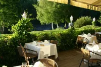 Logis Hotel du Lac Hotel a Bort-les-Orgues