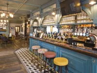 Bowling Green Hotels near Didsbury