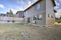 Pet-Friendly Poulsbo Abode w/ Mountain Views! - Haustierfreundliche