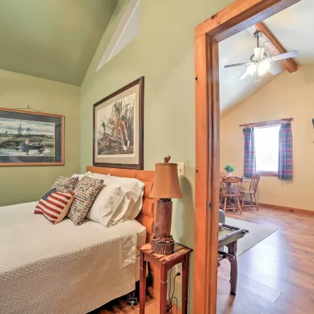 4 Mi to Museums Cozy Branson Cabin