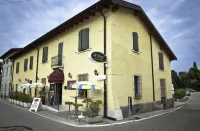 Al Borgo - Trattoria Con Alloggio Hotels in 
