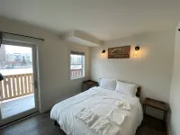 Lovely 1 Bedroom Condo Free Parking and Balcony - Apartments