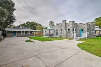 Walk to Dtwn: Winter Garden Home w/ Patio - WiFi