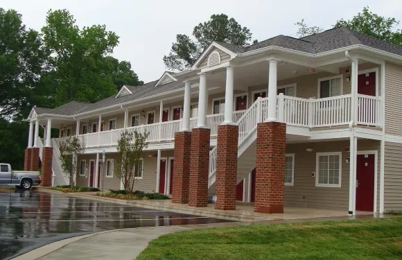 實惠套房落基山酒店