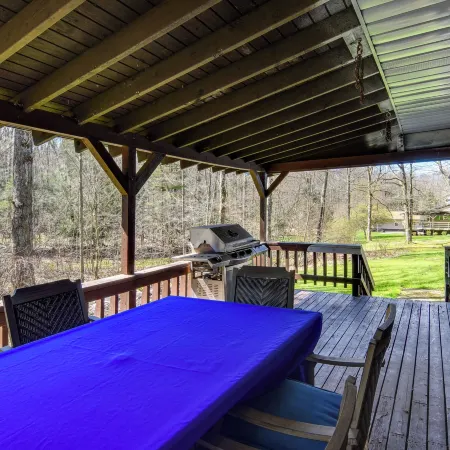 Cozy Dubois Home w/ Deck ~ 8 Mi to Treasure Lake!