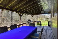 Cozy Dubois Home w/ Deck ~ 8 Mi to Treasure Lake! - Wi-Fi