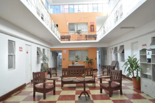 Hotel Metropolitan I