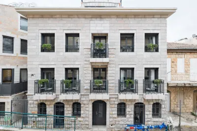 Mate Alma - by Homy Hotels in 