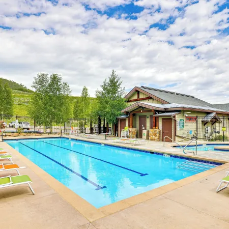 Ski-in/Ski-Out Granby Penthouse w/ Mountain Views!